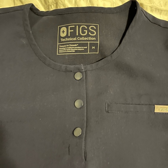 Figs limited edition Arura scrub top - Picture 2 of 5